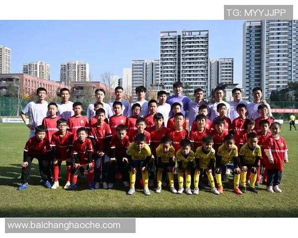 成都顶耀锦城足球俱乐部发布主教练招聘公告力争2026赛季晋级中乙联赛