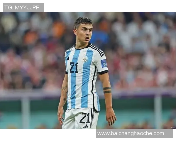 韦斯利进球后致敬迪巴拉面具庆祝赛后社媒互动引发热议